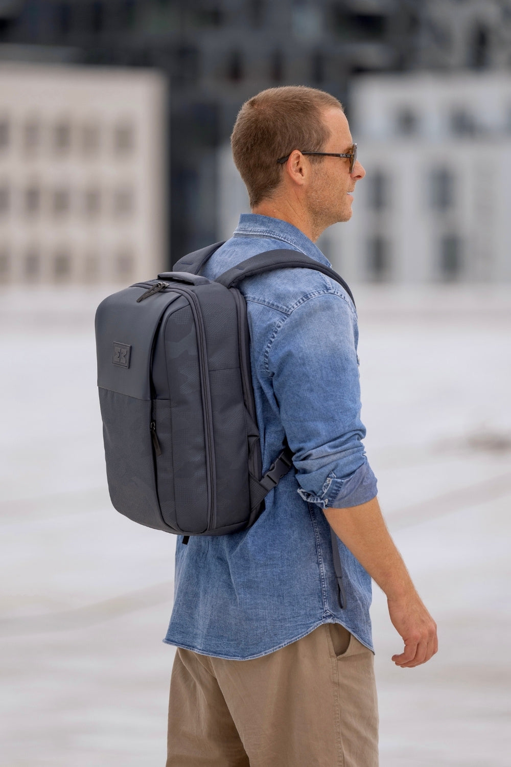 Mochila con asiento para bebés - MiniMeis HERO