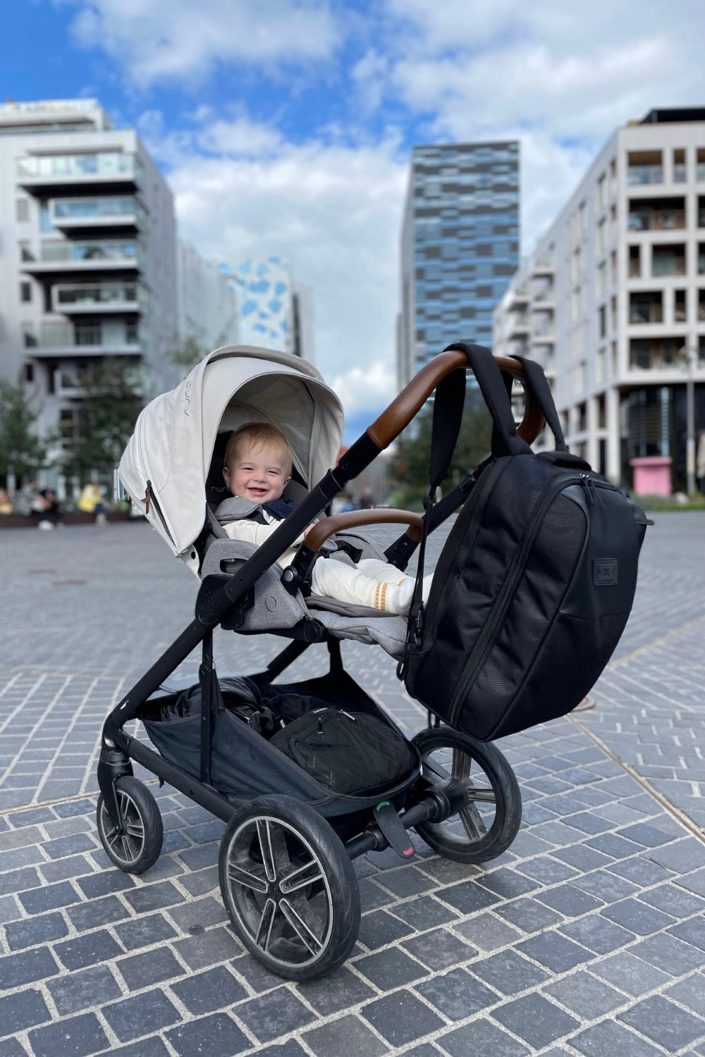 Mochila con asiento para bebés - MiniMeis HERO