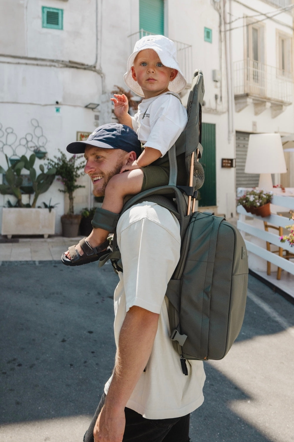 Mochila con asiento para bebés - MiniMeis HERO